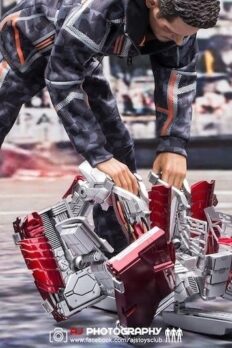 TYStoys 1/6 Iron Man MK5 Suitcase Armored Box Explosive Version