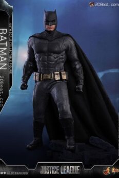 Hot Toys MMS455 Batman Justice League 1:6 Scale