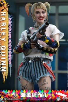 1/6 Hot Toys Birds of Prey: Harley Quinn (Caution Tape Jacket Version)