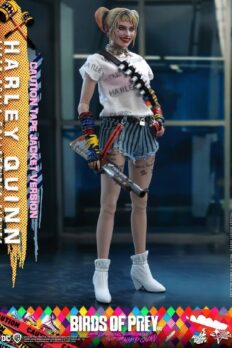 1/6 Hot Toys Birds of Prey: Harley Quinn (Caution Tape Jacket Version)