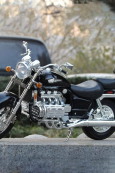 1/6 Scale Honda Valkyrie Diecast Model Motorcycle by Motor Max