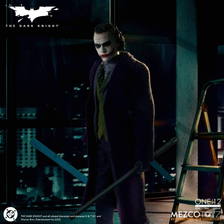 1/12 Scale MEZCO TOYZ The Dark Knight - The Joker Action Figure - Image 5