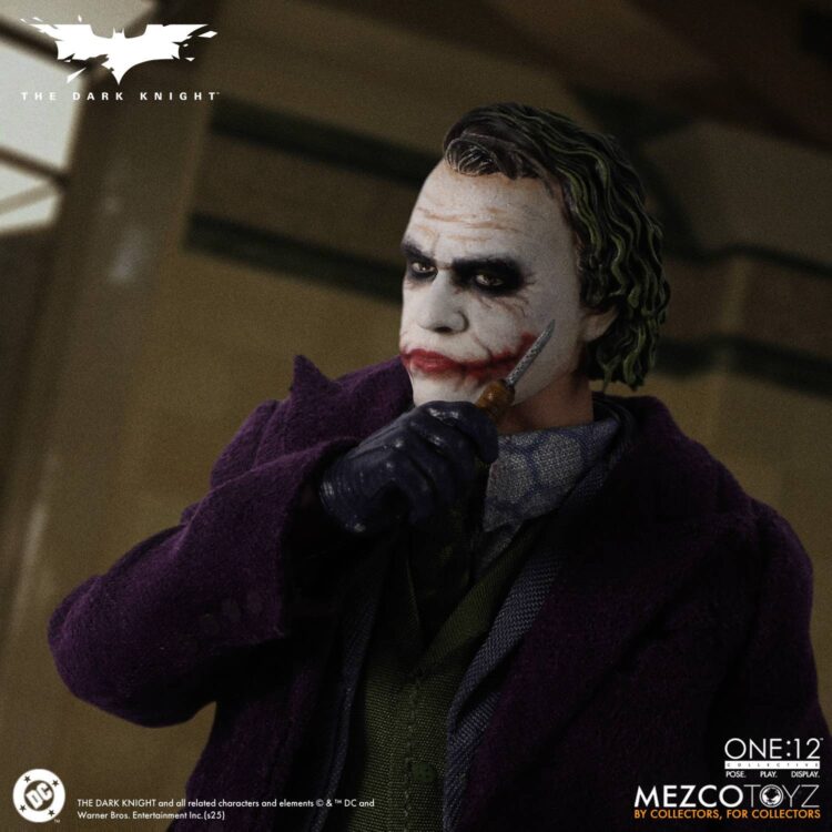 1/12 Scale MEZCO TOYZ The Dark Knight - The Joker Action Figure - Image 11