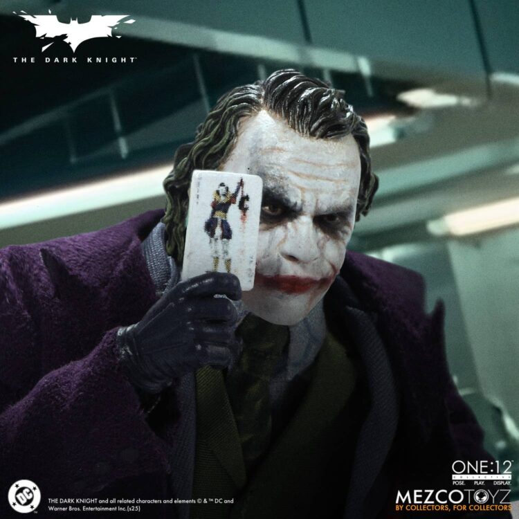 1/12 Scale MEZCO TOYZ The Dark Knight - The Joker Action Figure - Image 7