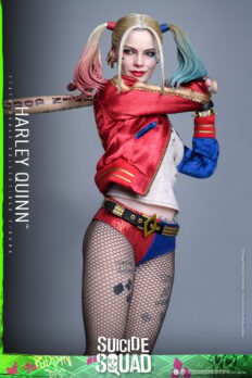 DC Comics Harley Quinn Sixth Scale Figure  Collector Edition - Prototype Shown View 3